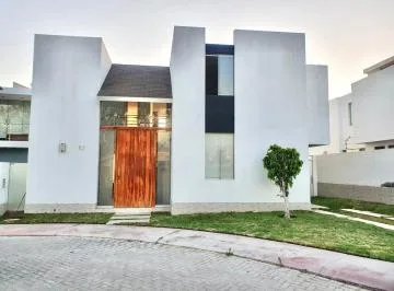 Casa en Urbanización Privada